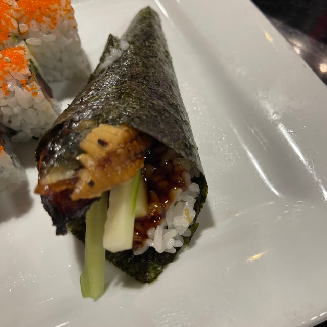 HAND Eel HR*.
